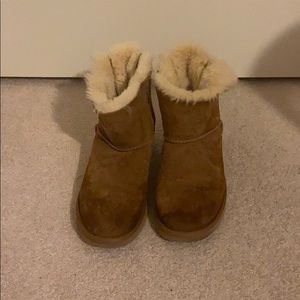 MINI BOW CHESTNUT UGGS